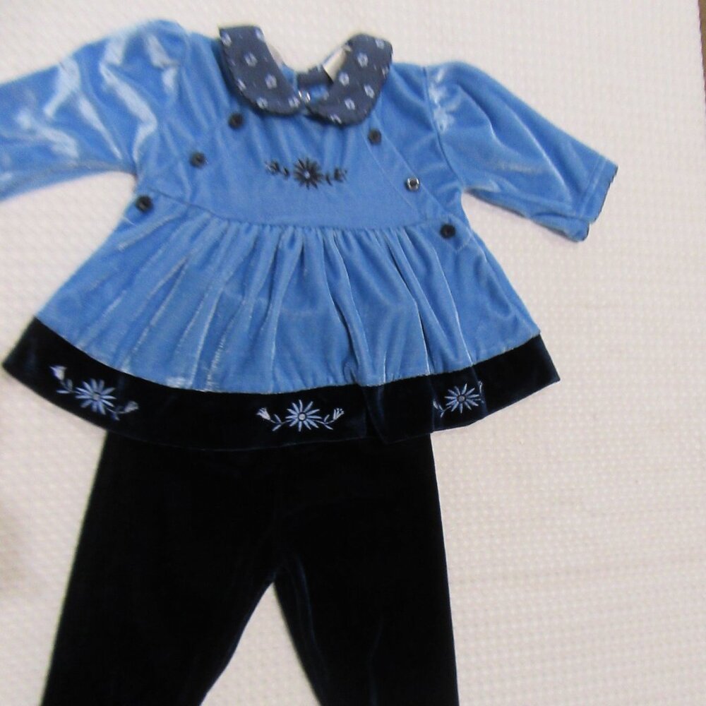 Baby Girl 2 Piece outfit Size 3/ 6 Months